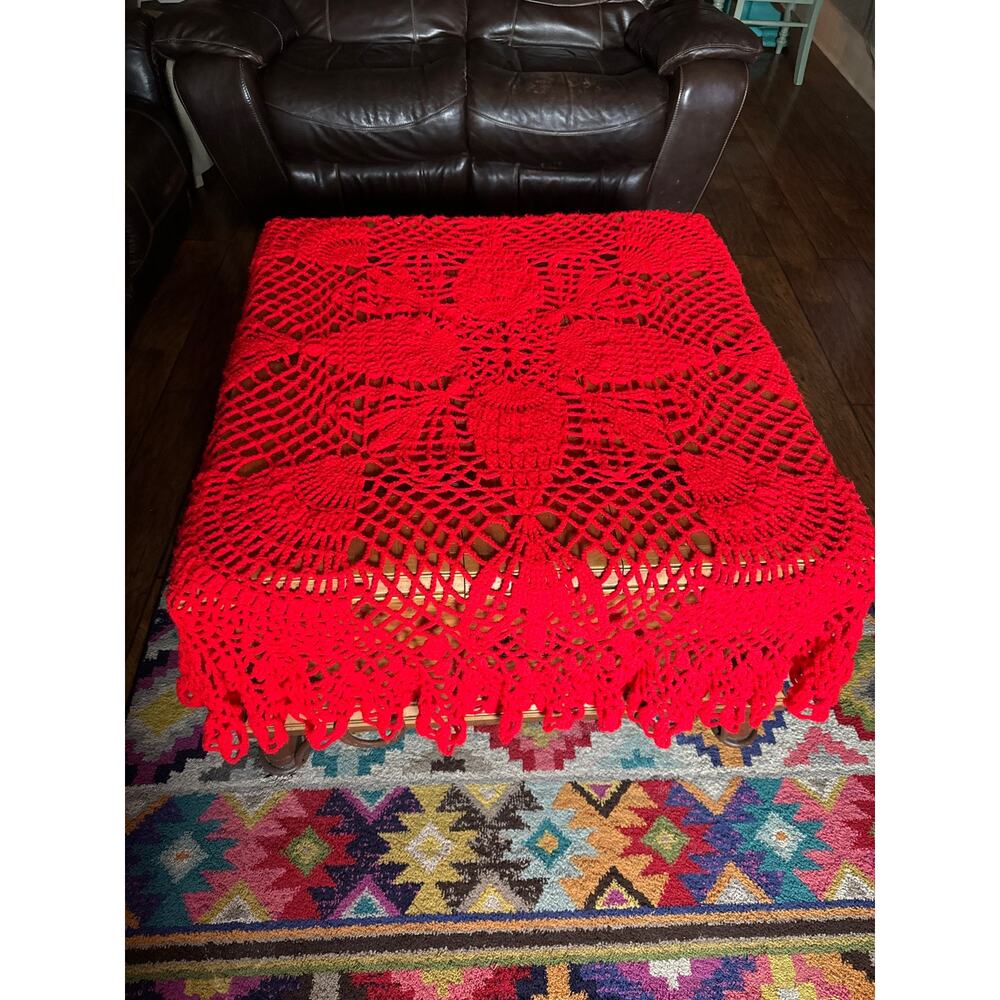 Handmade Crochet Throwโ Tablecloth Red